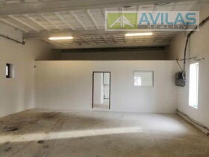 Pronájem zděné haly 400 m2 nedaleko Benešova
