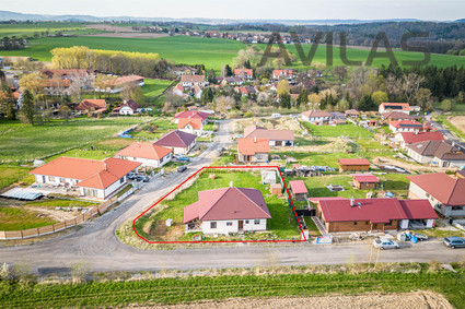 Prodej rodinného domu 4+kk s pozemkem 1.372 m2 - Fotka 4