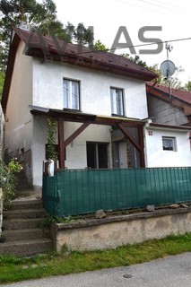 Pronájem domu  v obci Hrusice u Mirošovic - Fotka 1