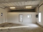 Pronájem zděné haly 400 m2 nedaleko Benešova