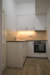 Pronájem bytu 1+1  24 m2, Praha -  Smíchov