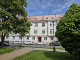 Pronájem bytu 1 + 1 o rozloze 65,3 m2 v přízemí bytového domu v Benešově