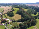 Prodej rodinného domu s pozemkem 47.137 m2 s možností komerčního využití u Benešova